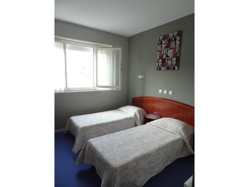Cit'Hotel De La Marne Тарб Екстериор снимка