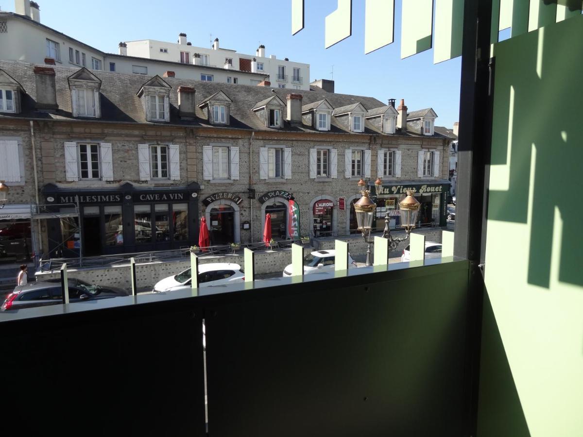 Cit'Hotel De La Marne Тарб Екстериор снимка