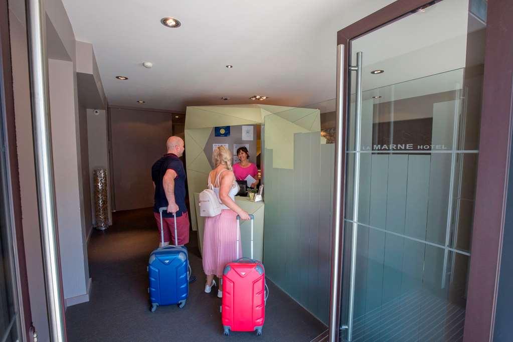 Cit'Hotel De La Marne Тарб Интериор снимка