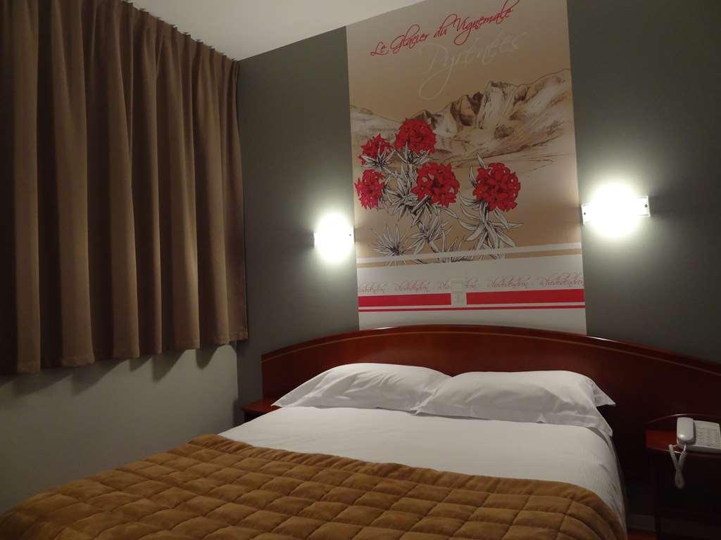 Cit'Hotel De La Marne Тарб Стая снимка