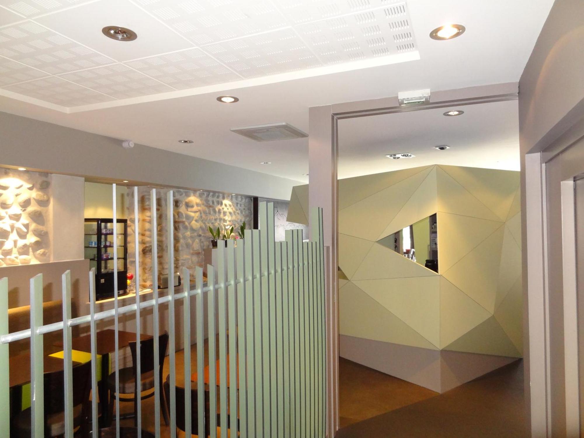 Cit'Hotel De La Marne Тарб Екстериор снимка