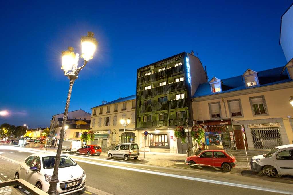 Cit'Hotel De La Marne Тарб Екстериор снимка