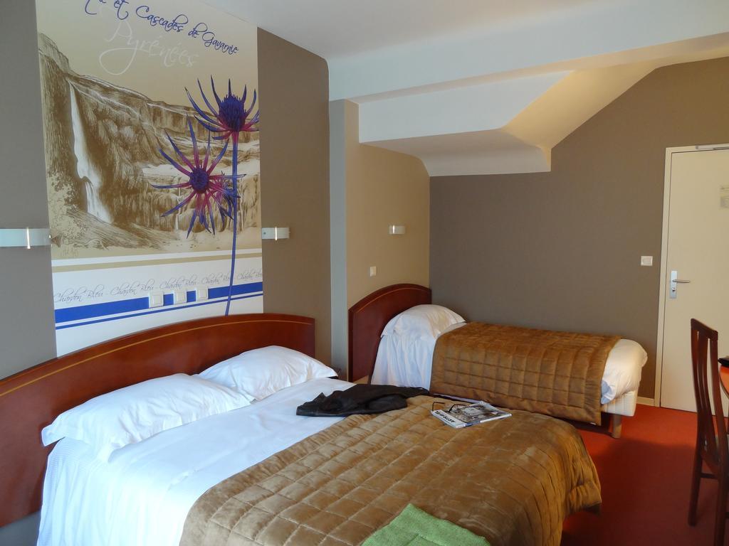 Cit'Hotel De La Marne Тарб Екстериор снимка