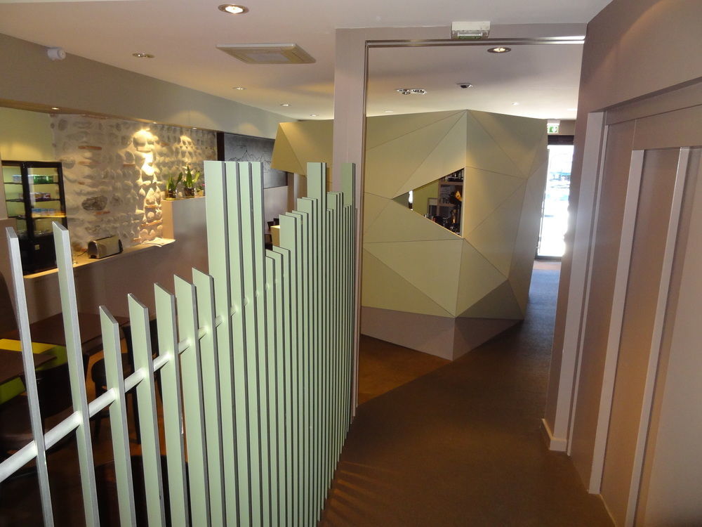 Cit'Hotel De La Marne Тарб Екстериор снимка