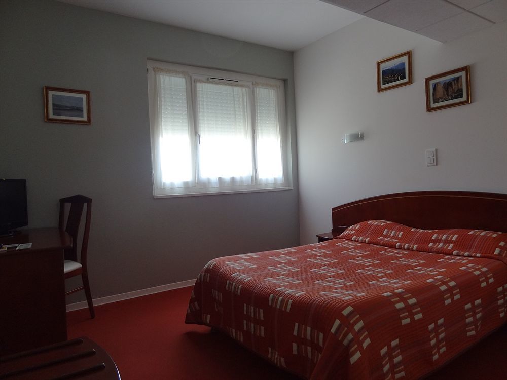 Cit'Hotel De La Marne Тарб Екстериор снимка