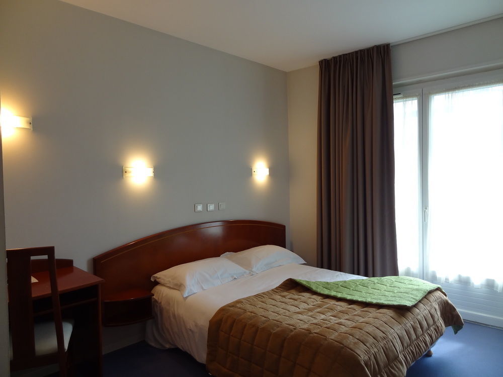 Cit'Hotel De La Marne Тарб Екстериор снимка