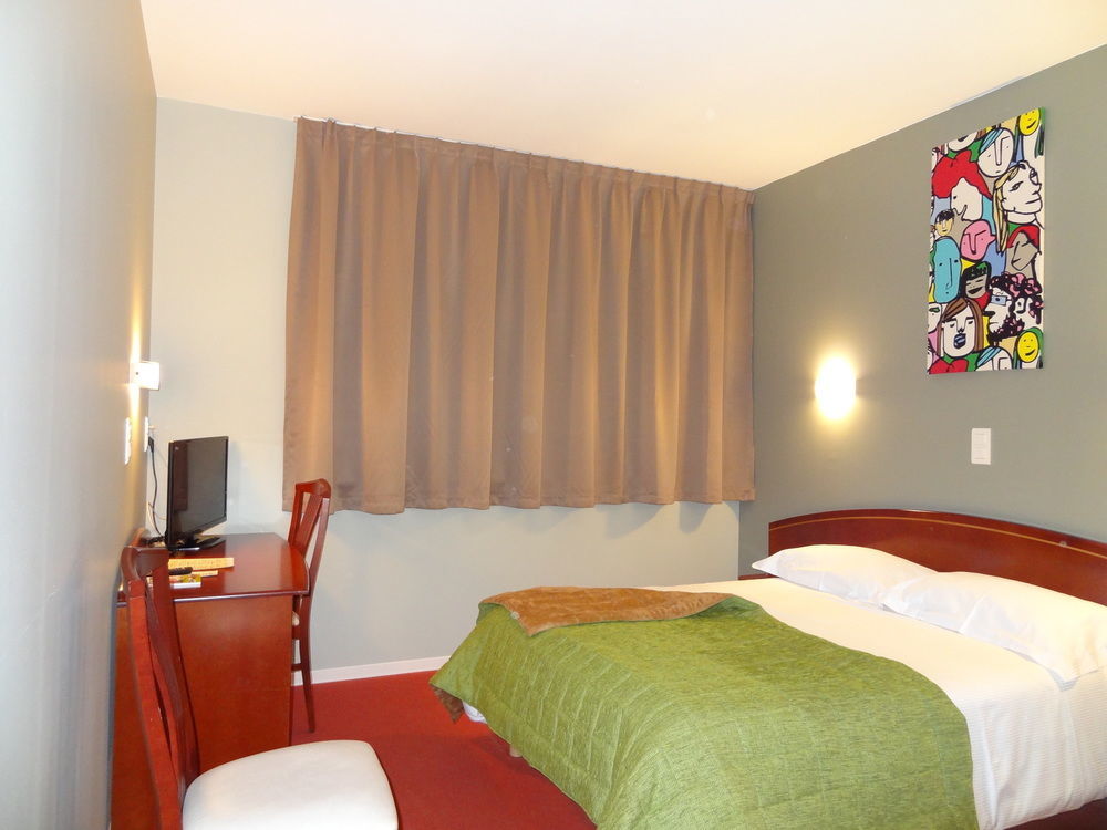 Cit'Hotel De La Marne Тарб Екстериор снимка