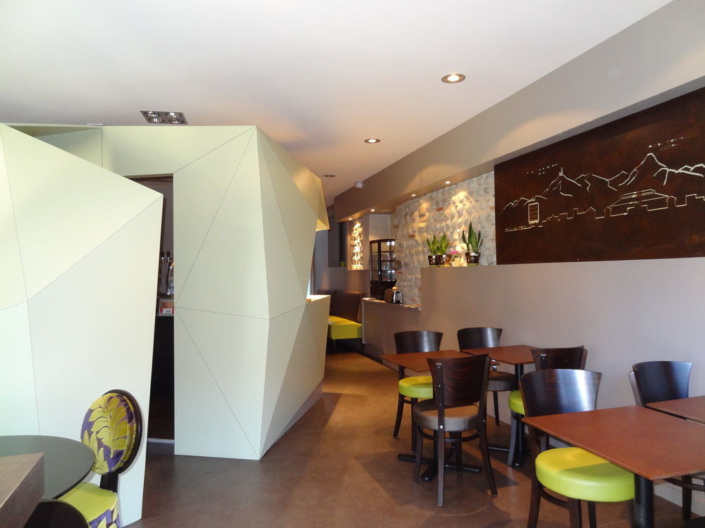 Cit'Hotel De La Marne Тарб Екстериор снимка