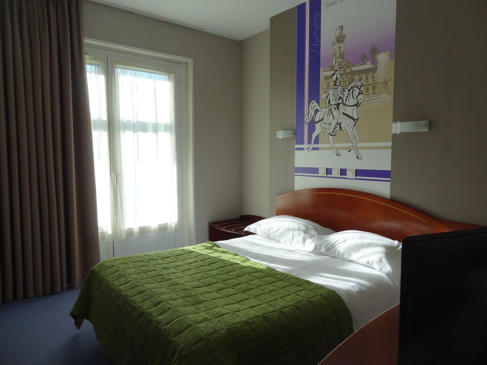 Cit'Hotel De La Marne Тарб Екстериор снимка