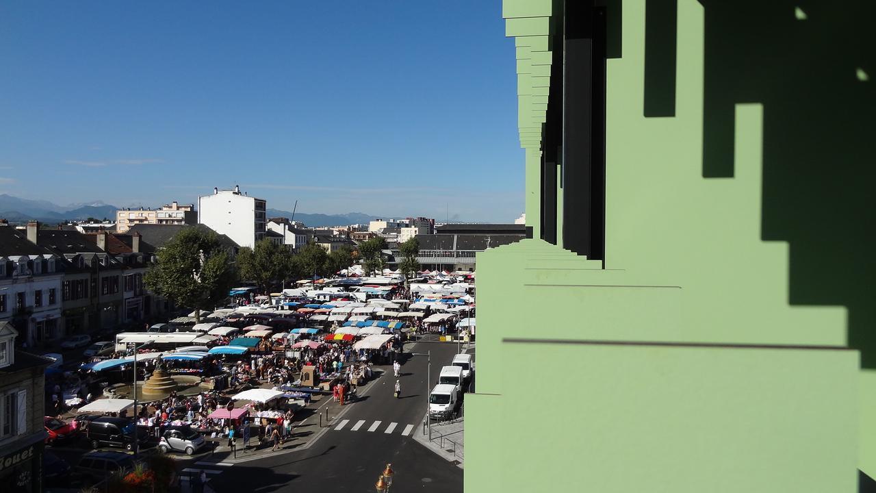 Cit'Hotel De La Marne Тарб Екстериор снимка