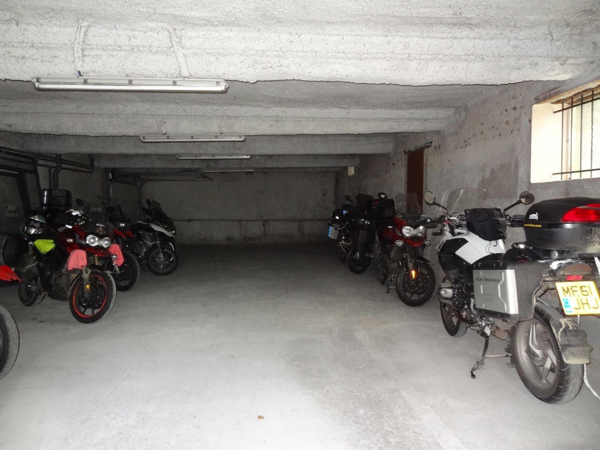 Cit'Hotel De La Marne Тарб Екстериор снимка