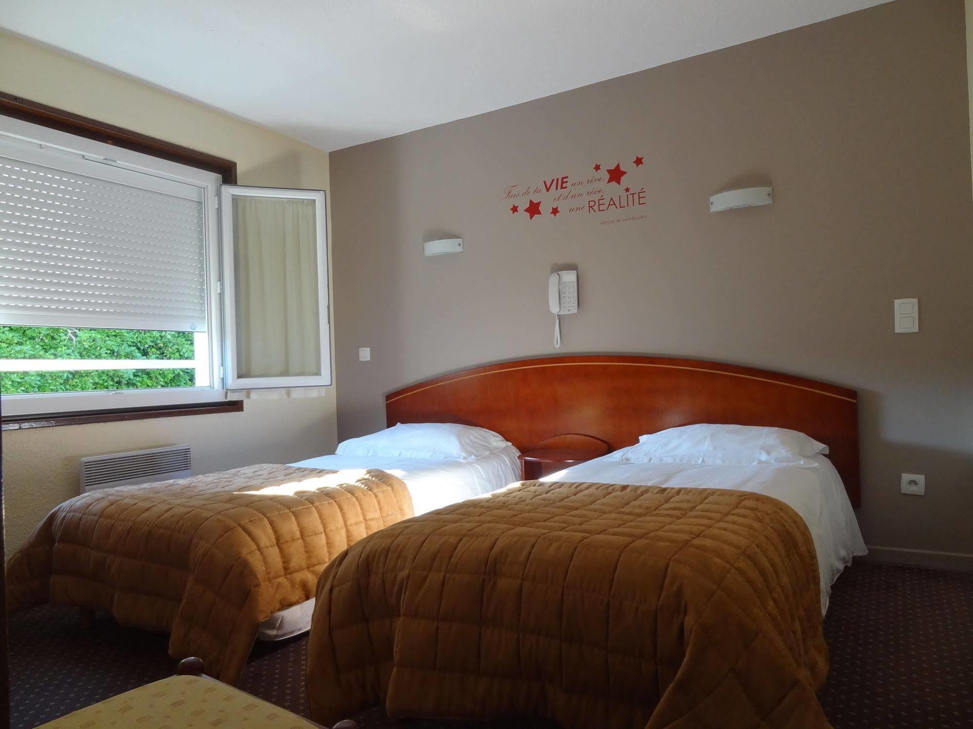 Cit'Hotel De La Marne Тарб Екстериор снимка