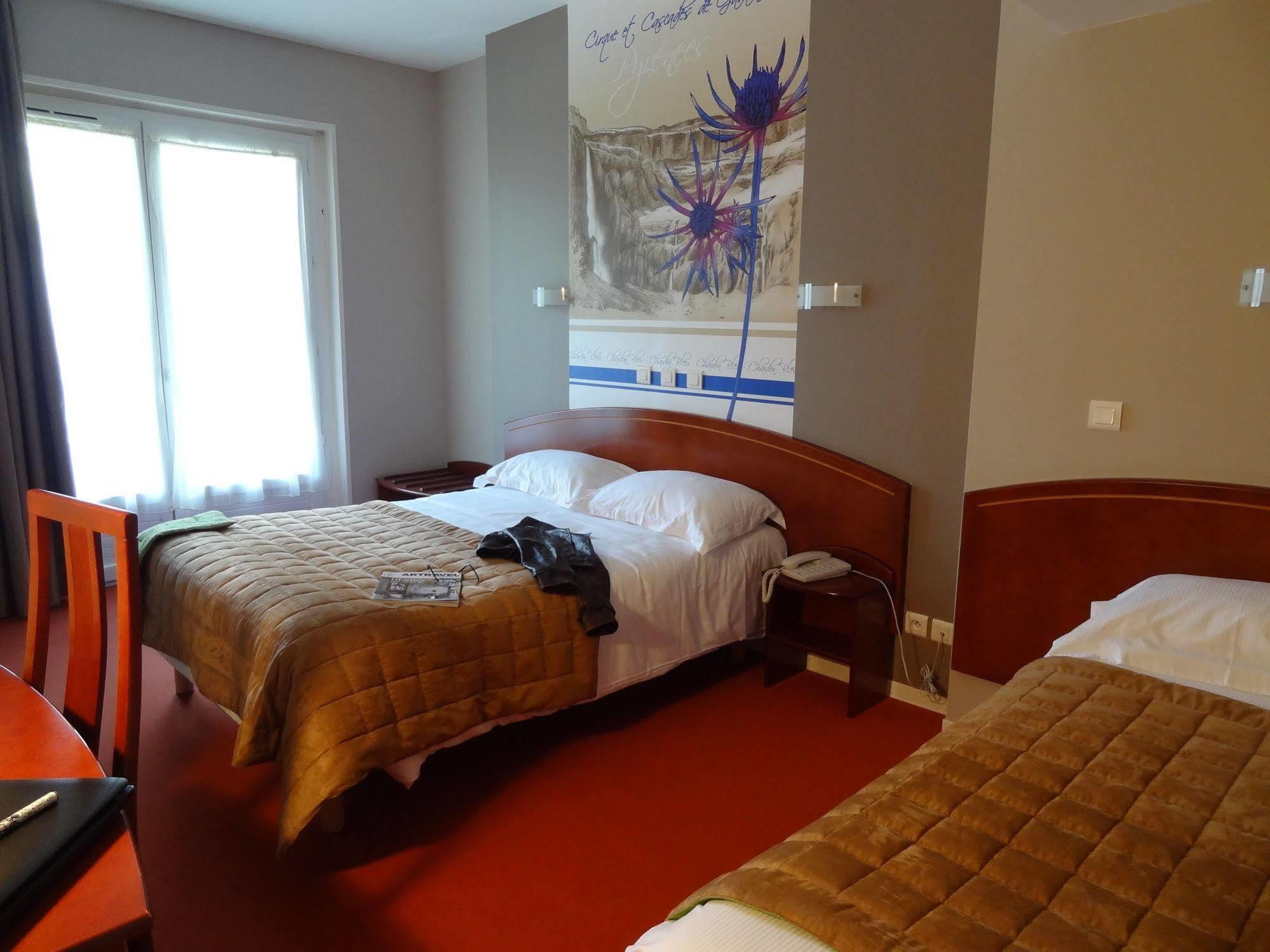 Cit'Hotel De La Marne Тарб Екстериор снимка