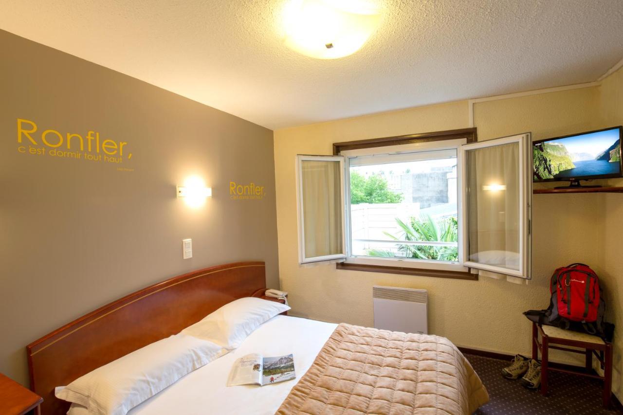 Cit'Hotel De La Marne Тарб Екстериор снимка