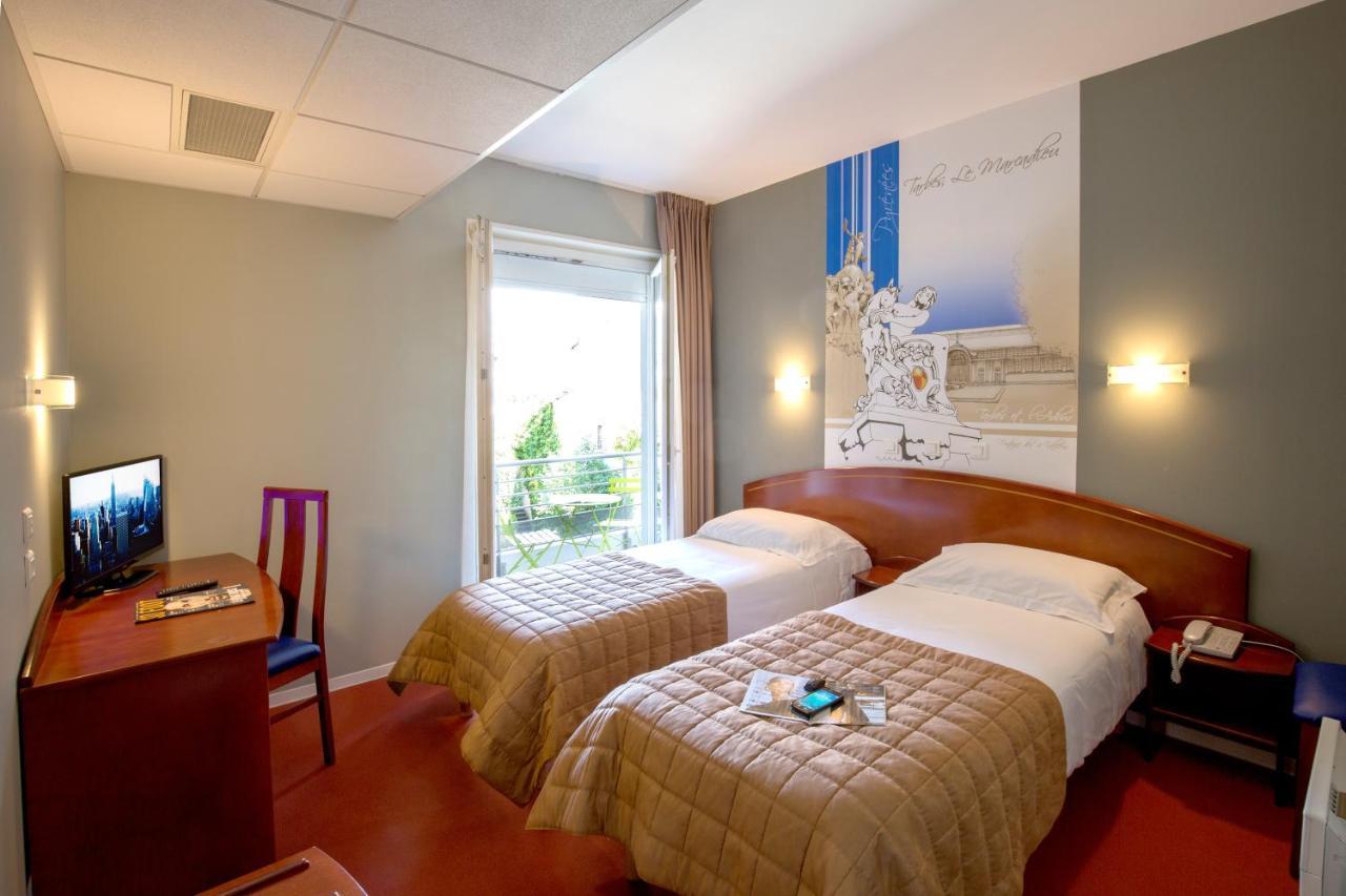 Cit'Hotel De La Marne Тарб Екстериор снимка